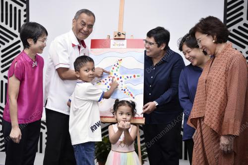 DATUK SERI DR DZULKEFLY AHMAD