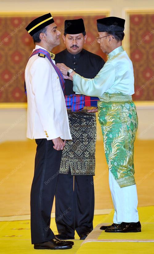 KL32_11102012_AGONG