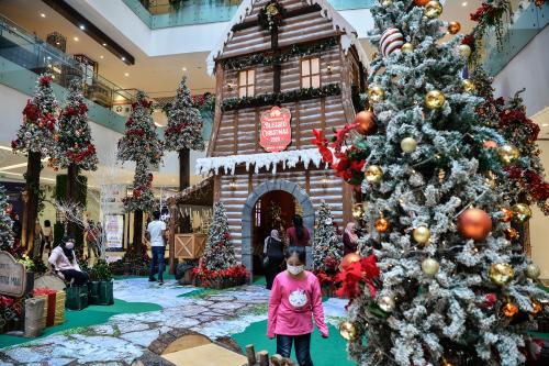 TINJAUAN HARI KRISMAS