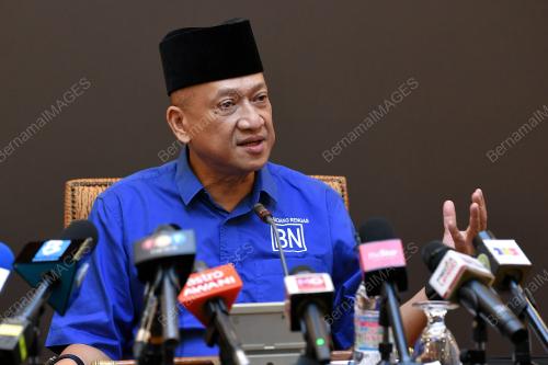 DATUK SERI NAZRI AZIZ