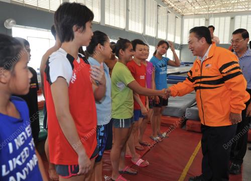 KL32_12062014_KOMANWEL
