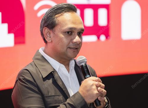 ANUAR FARIZ FADZIL