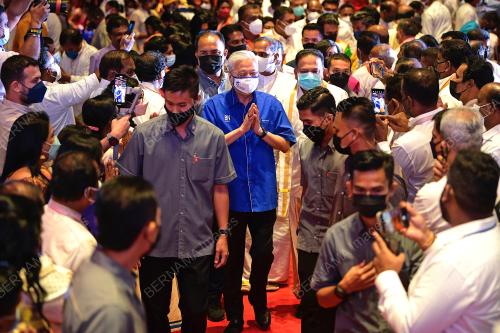 DATUK SERI ISMAIL SABRI YAAKOB