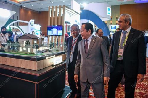 DATUK SERI AHMAD MASLAN