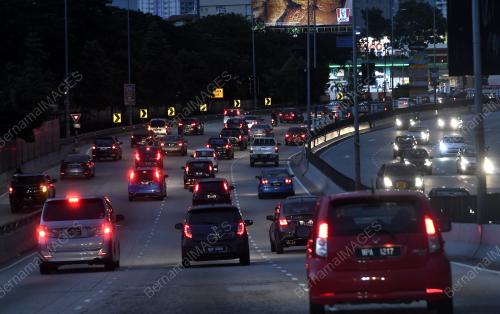 KENDERAAN MENUJU KE IBUKOTA MENINGKAT