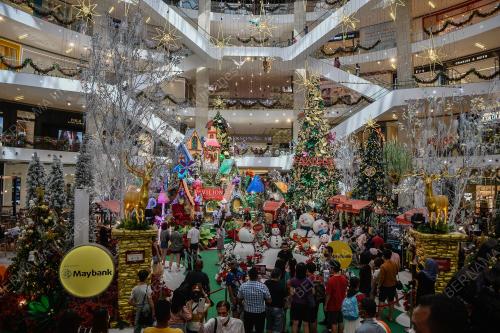 TINJAUAN SAMBUTAN HARI KRISMAS