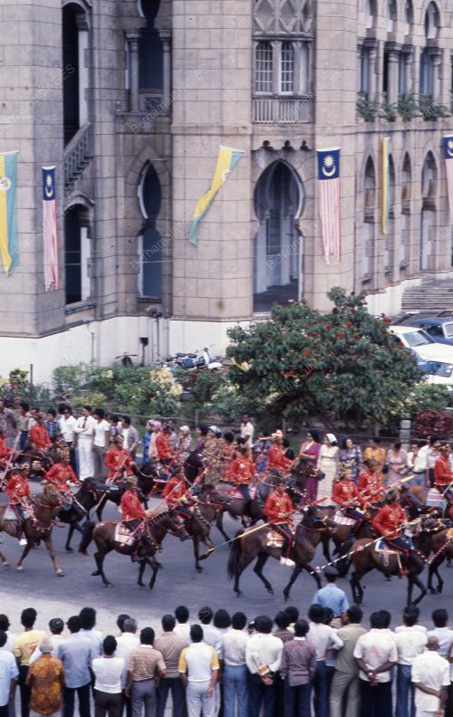 HARI KEPUTERAAN AGONG
