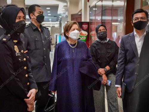 TAN SRI ZETI AKHTAR AZIZ