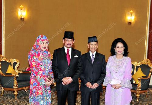 KL32_15042012_AGONG