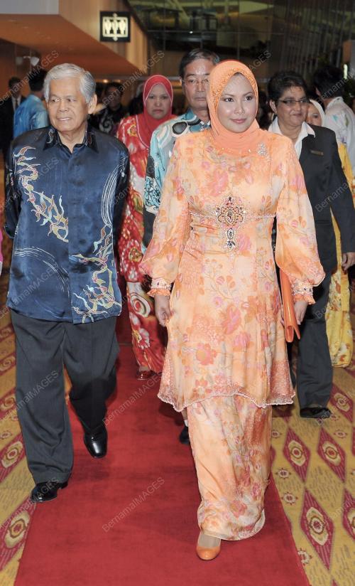 TUANKU NUR ZAHIRAH