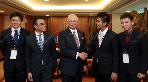 KL32_15072013_FELO_PERDANA
