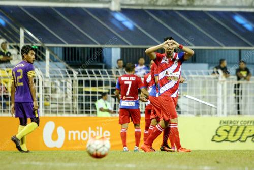 KL32_15082016_BOLA