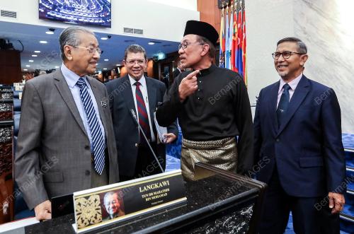 KL32_15102018_ANWAR_BN201810130766
