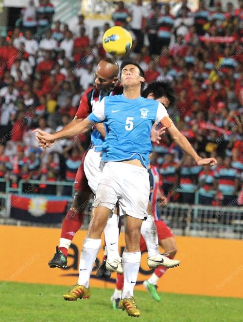KL32_16012012_BOLA