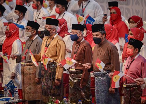 DATUK SERI ISMAIL SABRI YAAKOB