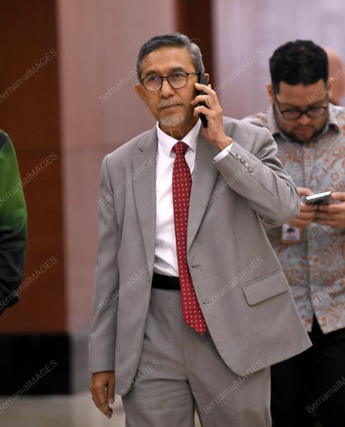 PERSIDANGAN MERSYUARAT KEDUA PENGGAL KETIGA MAJLIS PARLIMEN KEEMPAT BELAS