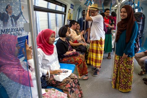 KL32_16092017_SARONG