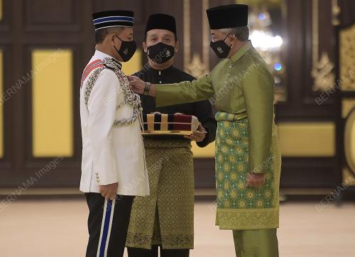 AL-SULTAN ABDULLAH RI'AYATUDDIN AL-MUSTAFA BILLAH SHAH 