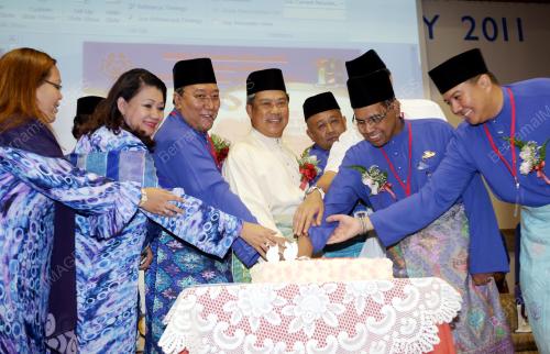 TAN SRI MUHYIDDIN YASSIN