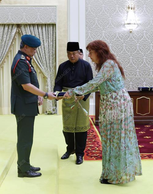 AL-SULTAN ABDULLAH RI'AYATUDDIN AL-MUSTAFA BILLAH SHAH