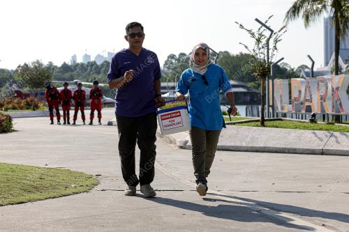 DATUK SERI DR DZULKEFLY AHMAD