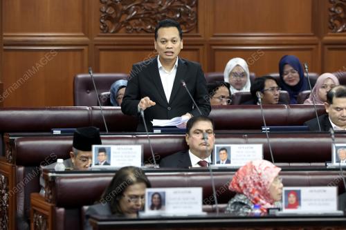 NIK NAZMI NIK AHMAD