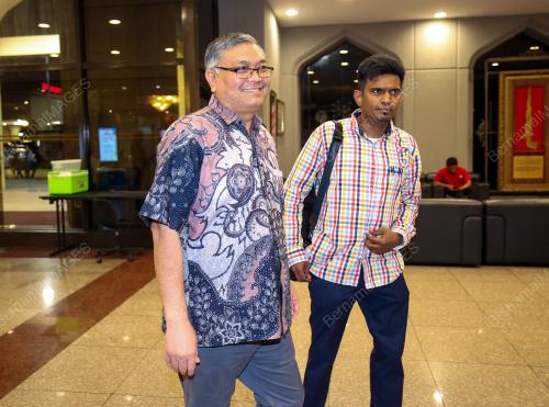 SHAMSUL ANUAR NASARAH