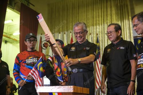 DATUK KAMARUDIN JAFFAR