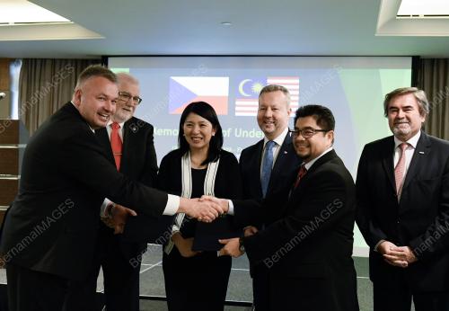 KL32_18112019_FORUM_B2B_BN201911157892