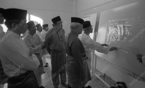 KL32_19012015_AGONG_MASJID