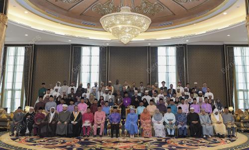 KL32_19042019_AGONG_BN201904197202