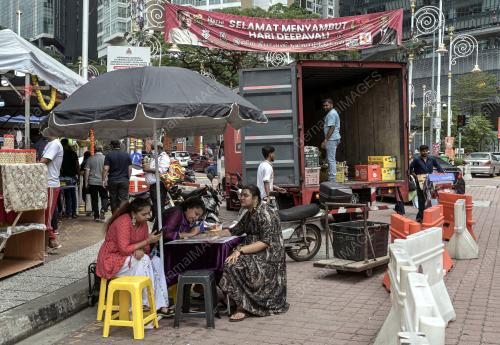 PERSIAPAN AKHIR DEEPAVALI