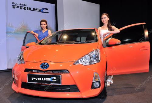 KL32_20022012_TOYOTA