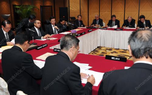 DATUK SERI MOHD NADZMI MOHD SALLEH