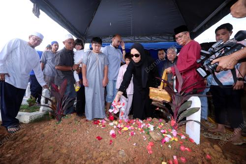 PENGKEBUMIAN JENAZAH SHAHRUL KAMAL ROSLAN