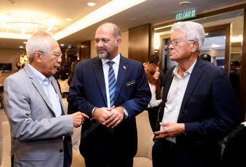 KL32_21022019_MEETPRESS_BN20190212029