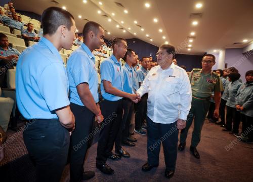 TAN SRI JOHARI ABDUL