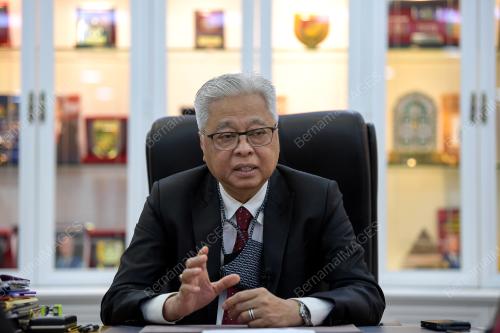 DATUK SERI ISMAIL SABRI YAAKOB