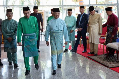 AL-SULTAN ABDULLAH RI'AYATUDDIN AL-MUSTAFA BILLAH SHAH