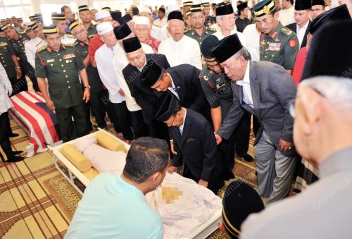 KL32_22082015_AGONG_ATM