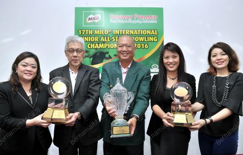 KL32_22112016_BOWLING