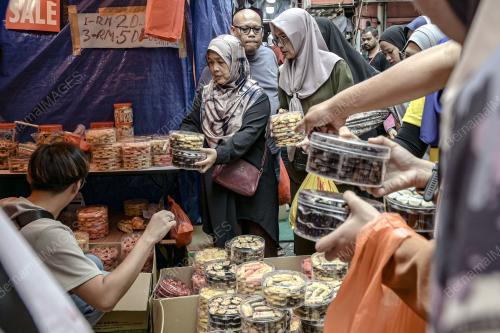 TINJAUAN SHOPPING RAYA