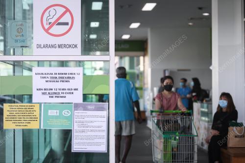 TINJAUAN PEMATUHAN DAN PELANGGARAN SOP PASAR RAYA