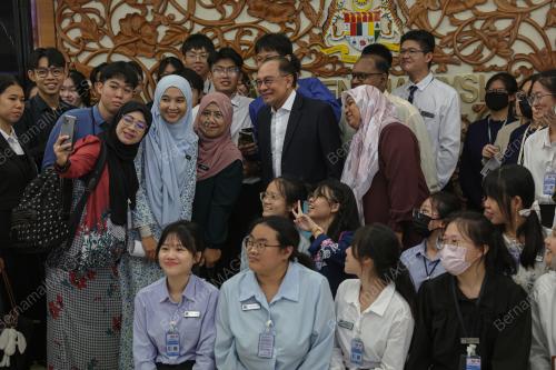DATUK SERI ANWAR IBRAHIM