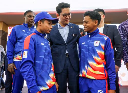 KL32_23122025_PARA_ASIA