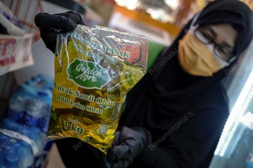 TINJAUAN BEKALAN MINYAK MASAK BOTOL DAN PAKET MENCUKUPI