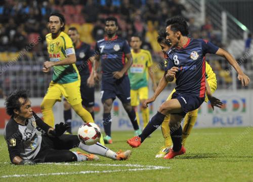 KL32_24062014_BOLA