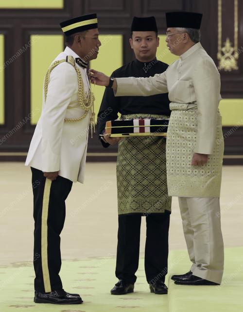 AL-SULTAN ABDULLAH RI'AYATUDDIN AL-MUSTAFA BILLAH SHAH