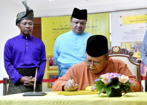 KL32_24102019_RAJA_SEMINAR_BN201910235277
