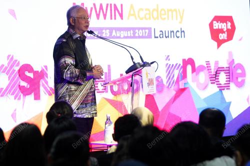 KL32_25082017_PELANCARAN_AKEDEMI_WANITA